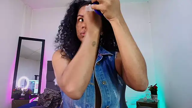 Ellie Alves online show from September 2025 02:49:02 PM