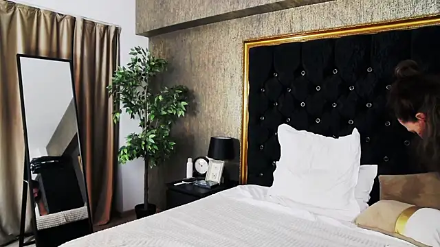 LisaCroft online show from February 2025 06:42:02 PM