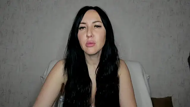 MissGulia online show from November 2025 02:01:02 AM