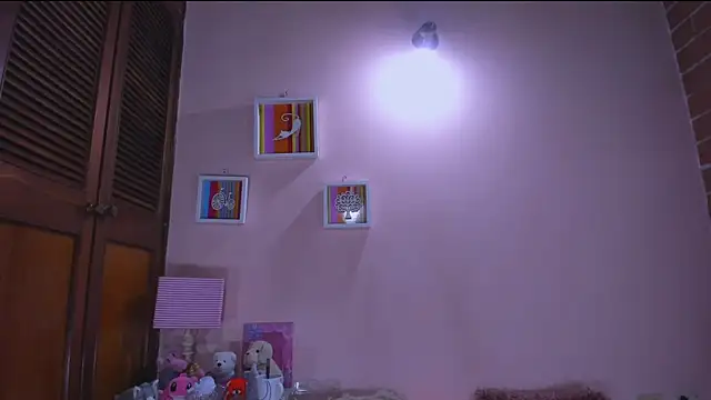 AbrilRussell online show from June 2026 07:23:01 AM