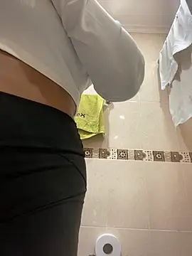 Fancyxlove online show from October 2025 12:36:02 PM