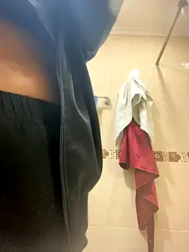 Fancyxlove online show from November 2025 12:16:01 PM