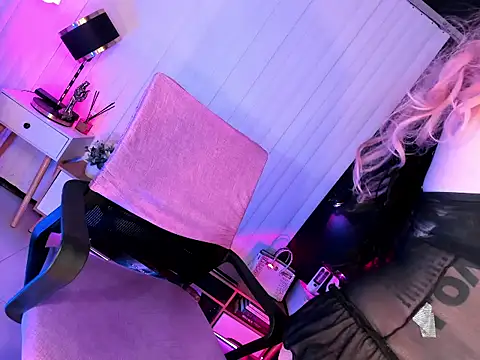 Snapshot of YOURGODDESSMONICA chatting on November 2025 06:01:01 AM YOURGODDESSMONICA online show from November 2025 06:01:01 AM