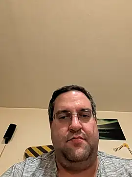 Snapshot of GerTom84 chatting on January 2026 11:41:02 PM GerTom84 online show from January 2026 11:41:02 PM