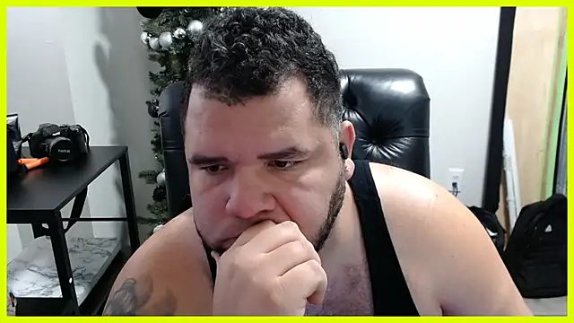 Snapshot of Gabihotxxx1 chatting on January 2025 05:42:02 PM Gabihotxxx1 online show from January 2025 05:42:02 PM