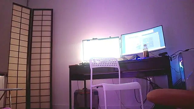 Mikela Alexa online show from November 2025 04:01:01 AM