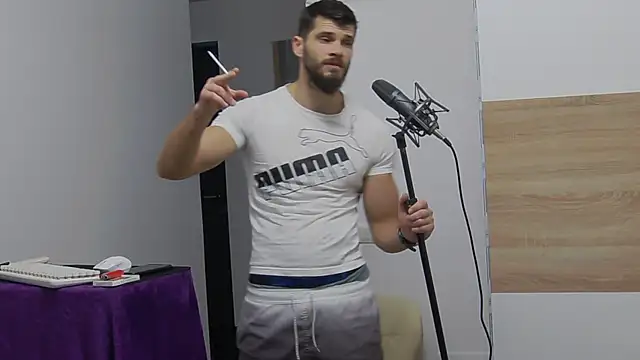 MauroTwin online show from February 2025 04:57:02 PM