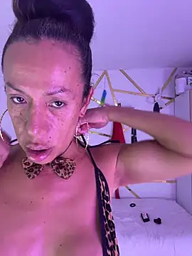 Snapshot of YOURSDEBORA chatting on June 2026 06:54:02 PM YOURSDEBORA online show from June 2026 06:54:02 PM