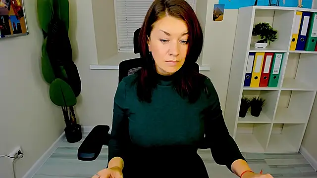 AnaMills online show from September 2025 03:04:02 PM