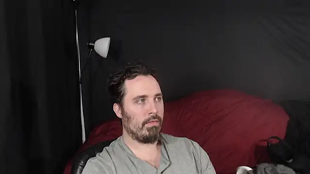 Snapshot of Metalstud chatting on December 2024 04:54:02 AM Metalstud online show from December 2024 04:54:02 AM