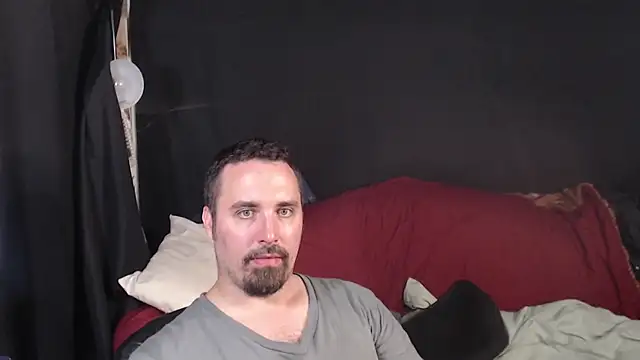 Snapshot of Metalstud chatting on October 2025 12:16:02 AM Metalstud online show from October 2025 12:16:02 AM