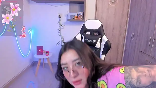 vaneelee online show from February 2025 02:35:01 AM