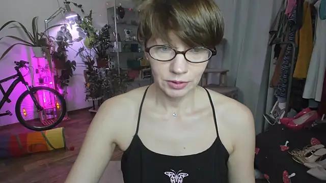 Snapshot of Constancia_pure chatting on January 2025 11:43:02 AM Constancia pure online show from January 2025 11:43:02 AM