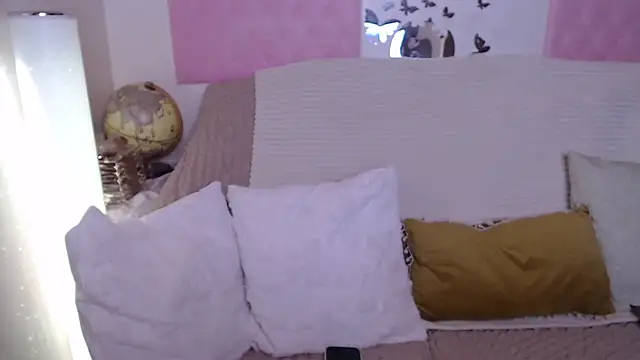 -carla- online show from October 2025 04:56:01 AM