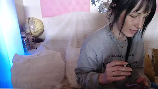 Snapshot of -carla- chatting on May 2026 03:18:02 PM -carla- online show from May 2026 03:18:02 PM