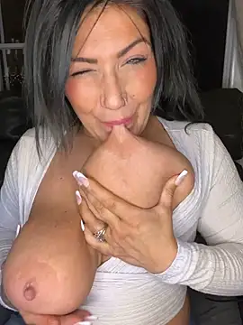 LittleMissEeve online show from April 2026 01:31:02 AM