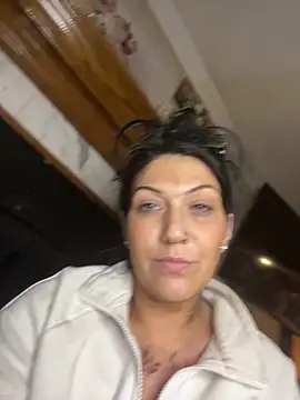 Snapshot of LittleMissEeve chatting on June 2026 02:12:01 AM LittleMissEeve online show from June 2026 02:12:01 AM