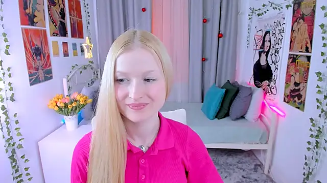 Snapshot of Laly_Peach chatting on December 2024 02:27:02 PM Laly Peach online show from December 2024 02:27:02 PM