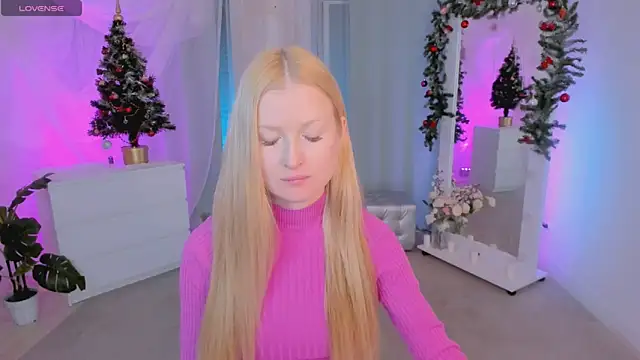 Snapshot of Laly_Peach chatting on December 2024 03:48:02 PM Laly Peach online show from December 2024 03:48:02 PM