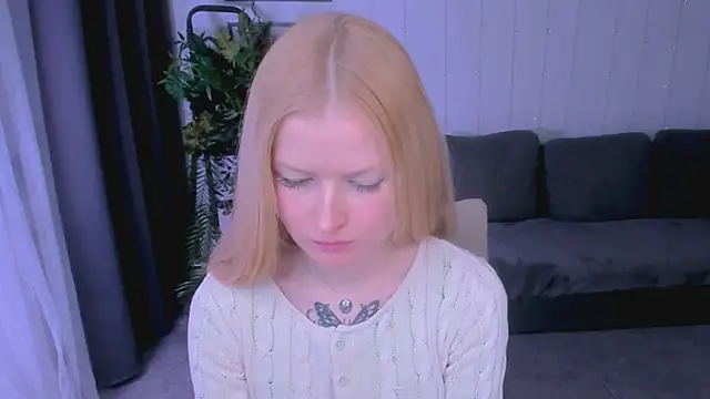 Snapshot of Laly_Peach chatting on January 2025 11:30:02 AM Laly Peach online show from January 2025 11:30:02 AM