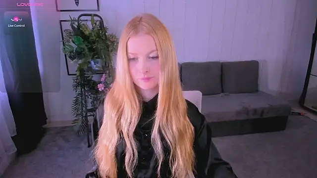 Snapshot of Laly_Peach chatting on March 2025 05:06:02 PM Laly Peach online show from March 2025 05:06:02 PM