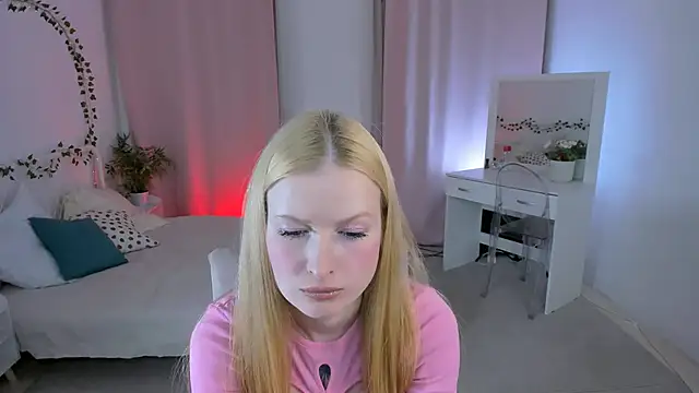 Snapshot of Laly_Peach chatting on October 2025 01:07:01 PM Laly Peach online show from October 2025 01:07:01 PM