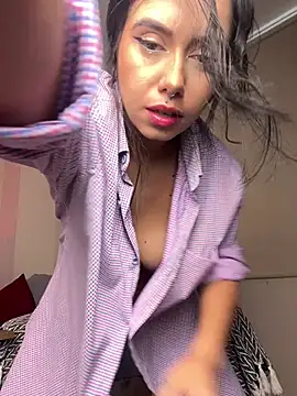 Snapshot of Samispank chatting on January 2025 03:00:02 PM Samispank online show from January 2025 03:00:02 PM