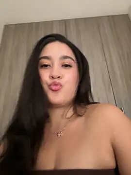 Nina lovi online show from June 2026 12:30:01 AM