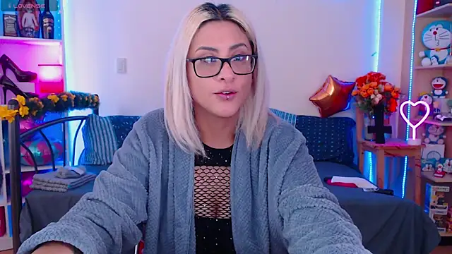 Snapshot of Annie_p chatting on November 2025 10:04:02 PM Annie p online show from November 2025 10:04:02 PM