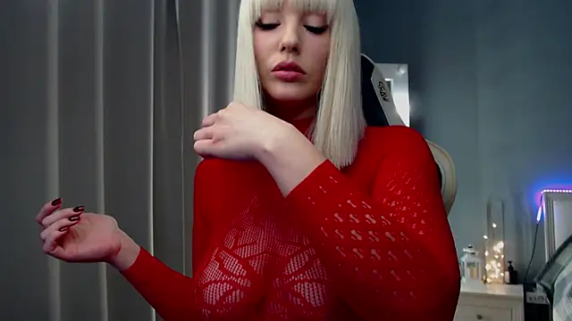 Snapshot of Queensy_Sins chatting on January 2025 04:06:01 PM Queensy Sins online show from January 2025 04:06:01 PM