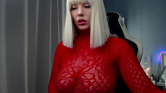 Snapshot of Queensy_Sins chatting on February 2025 04:25:01 PM Queensy Sins online show from February 2025 04:25:01 PM