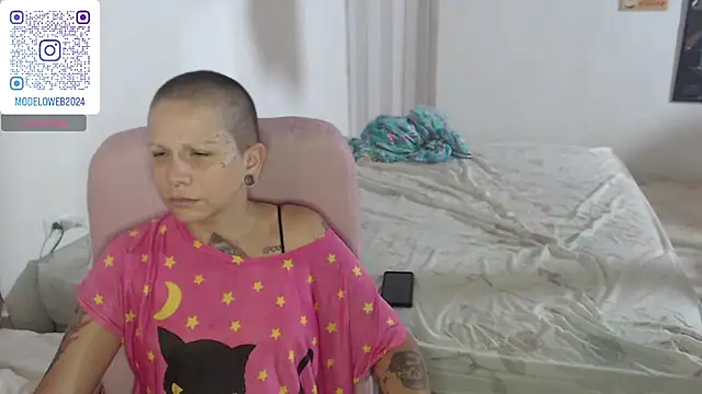 moon cat85 online show from February 2025 05:30:01 PM