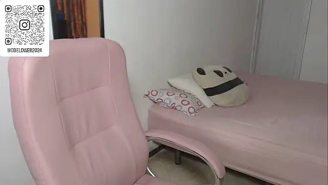 moon cat85 online show from February 2025 12:38:02 AM