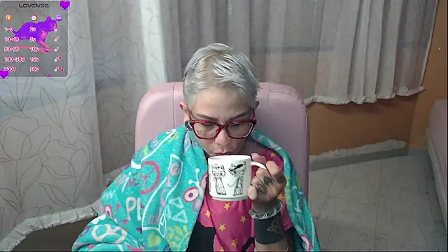 moon cat85 online show from June 2026 01:36:01 PM