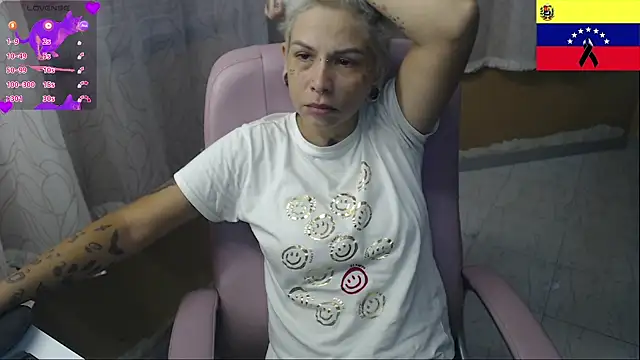 moon cat85 online show from June 2026 01:56:02 PM