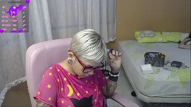 moon cat85 online show from July 2026 04:56:01 PM