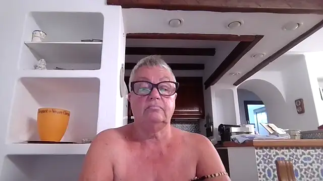 GrannyChrissy68 online show from October 2025 10:06:02 PM