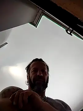 trucker1979 online show from February 2026 06:00:02 PM