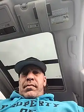 trucker1979 online show from April 2026 08:17:01 PM