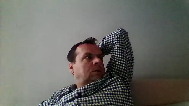 grzes19763 online show from April 2026 04:15:02 PM