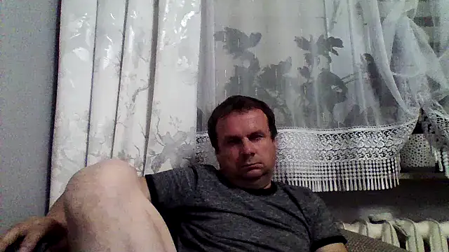 grzes19763 online show from May 2026 07:48:02 PM