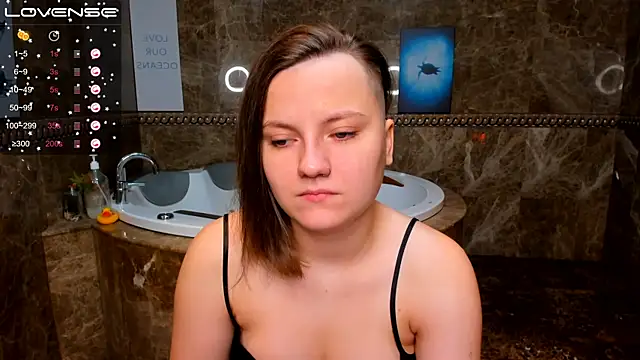 MelindaTin online show from October 2025 01:25:02 AM