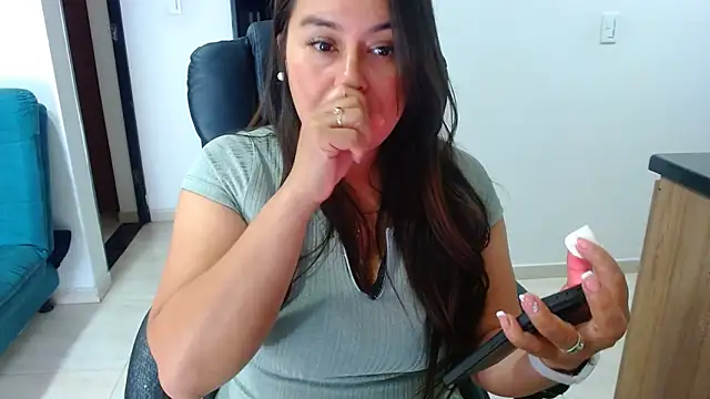 Snapshot of Ixchel_Anaid chatting on March 2025 11:43:02 PM Ixchel Anaid online show from March 2025 11:43:02 PM