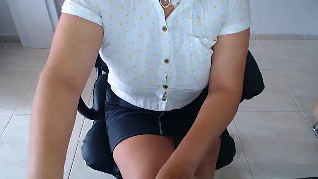 Snapshot of Ixchel_Anaid chatting on October 2025 03:09:01 PM Ixchel Anaid online show from October 2025 03:09:01 PM