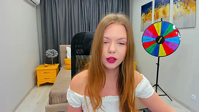 Strawberrye online show from February 2025 03:34:02 AM