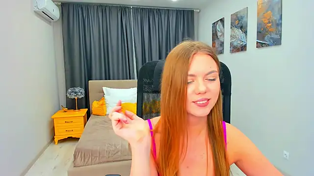 Strawberrye online show from March 2025 06:44:01 PM