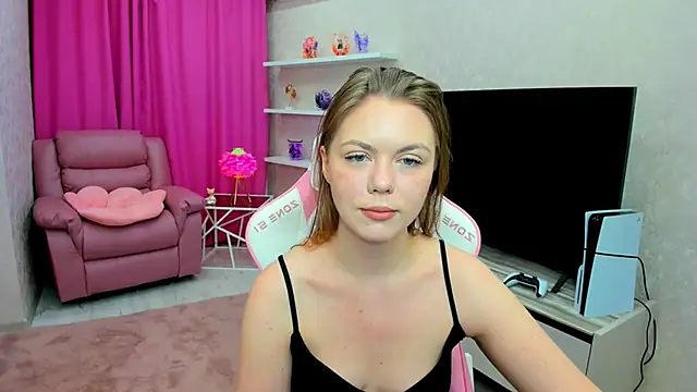 Strawberrye online show from January 2026 03:22:02 AM