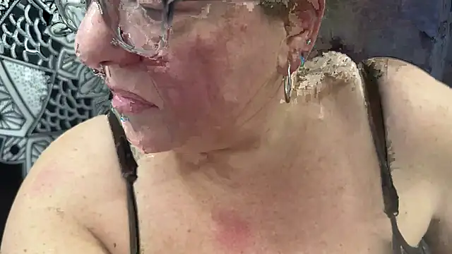 Snapshot of Miss_Phat_Booty chatting on December 2024 02:52:01 AM Miss Phat Booty online show from December 2024 02:52:01 AM