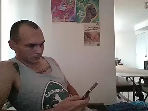 Snapshot of universitario-col chatting on January 2025 10:01:02 PM universitario-col online show from January 2025 10:01:02 PM