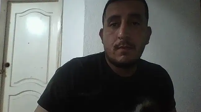 Snapshot of LvMaykel1 chatting on February 2025 05:43:01 PM LvMaykel1 online show from February 2025 05:43:01 PM